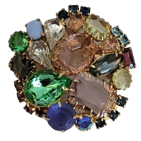 Gold Tone Molded Glass, Rhinestone Prong-Set Cluster Brooch, M768 - Picture 2 of 10